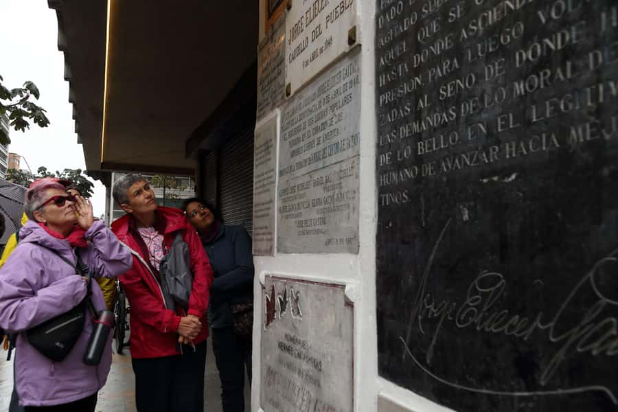 Shared Tour Colombian Conflict War, Drug Trafficking & Peace - Key things to know before you go