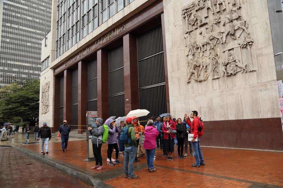 Shared Tour Colombian Conflict War, Drug Trafficking & Peace - Why a Colombian Conflict War Tour Makes Bogotá Click