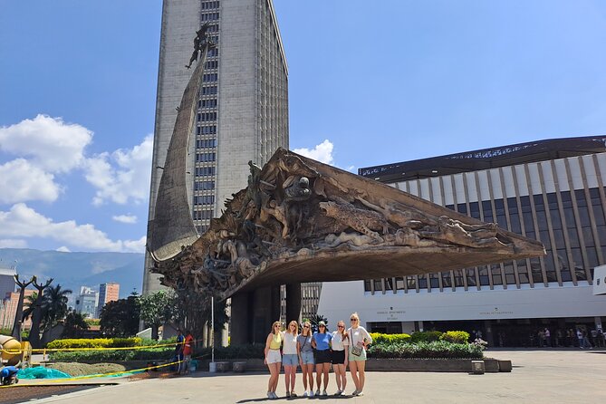Shared Tour Commune 13 and Metro Cable La Aurora de Medellin - Key points before you go