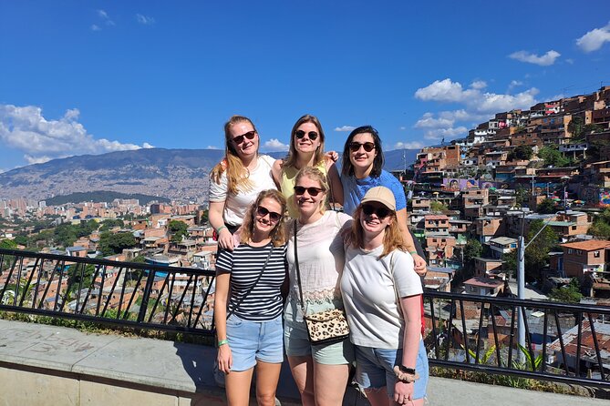 Shared Tour Commune 13 and Metro Cable La Aurora de Medellin - Electric escalators: more than a viewpoint on rails