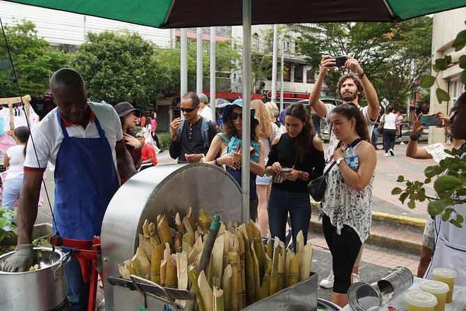 Shared Tour Historic Center of Medellin with Audio System - Parque Berrío and Coltejer on Junín Street: where the city shows its personality