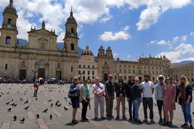 Shared Tour of the Historic Candelaria in Bogotá - Plaza de Bolívar and La Puerta Falsa: the heart plus the comfort food