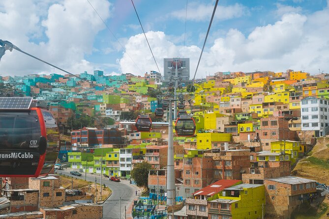 Shared Tour to Ciudad Bolivar (Paradise Quarter) & Cable Car - Mirador del Paraíso station: the project story behind the ride