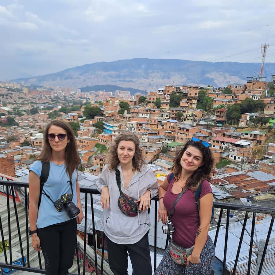 Shared Tour to Comuna 13 & Aurora Cable Car in Medellin - Why Comuna 13 feels different the moment you arrive