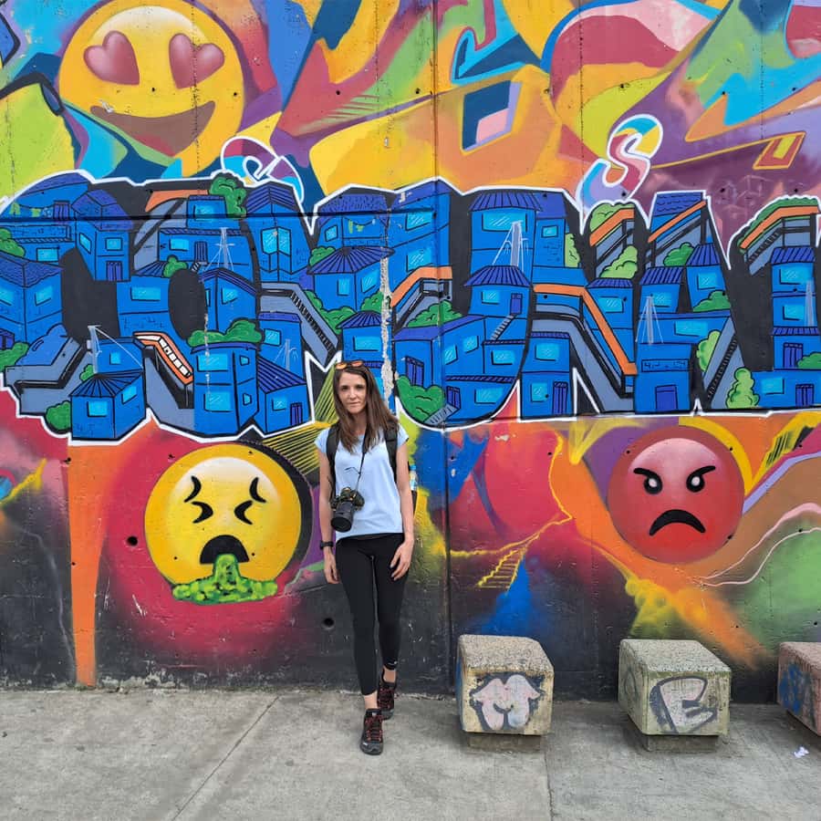 Shared Tour to Comuna 13 & Aurora Cable Car in Medellin - Walking Comuna 13: street art you can actually read