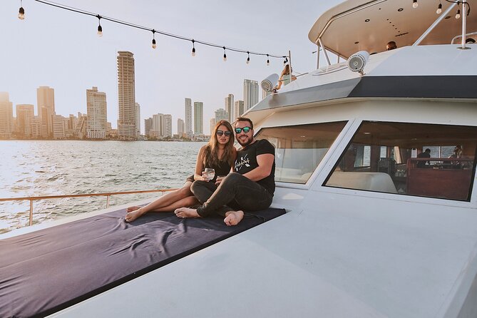 Sibarita Master 85' luxury 90 min Sunset Tour Open Bar - Open Bar Details: What’s Included, What’s Limited, and How to Stay Happy