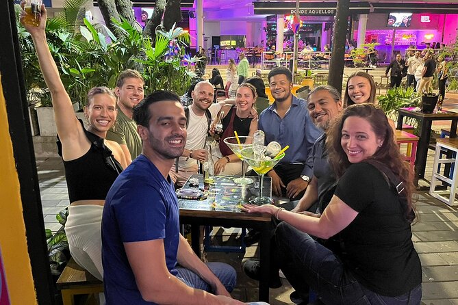 Street Food, Bars, and Rooftops in Poblado with a Local - Stop 1: Parque El Poblado, Three Snacks and Street Scene Energy