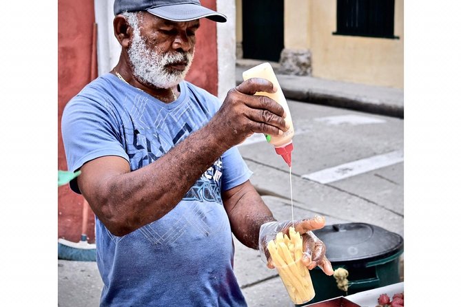 Street Food Tour in Cartagena Walled City and Getsemani - Getsemaní in the middle of the taste: family recipes and real street stories