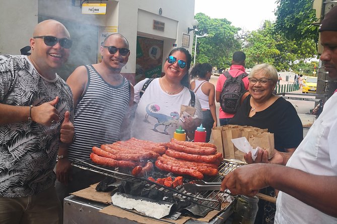 Street food tour with Julie - Stop-by-Stop: Cartagena Plazas, Art, and Bites