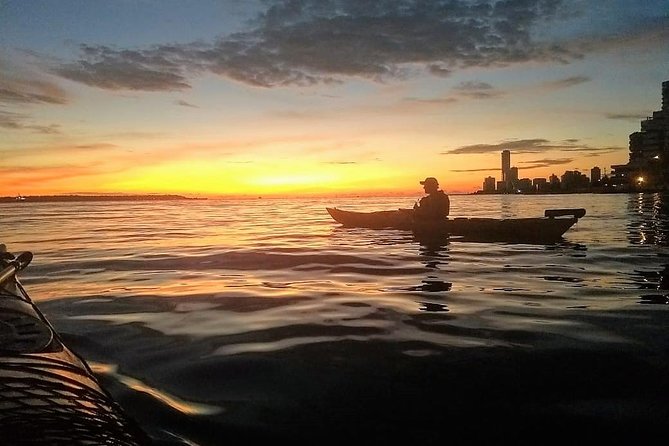Sunset Cartagena In Kayak - Finding Karib Kayak and getting ready in the orange tent