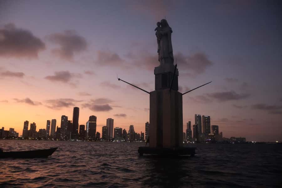 Sunset Party open bar on the bay while sharing with locals - Open bar basics: what you get, and how to pace it