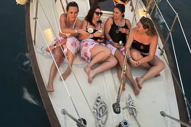 Sunset Sailing Santa Marta Bay - What is included onboard, and how to pack for the way you like to travel