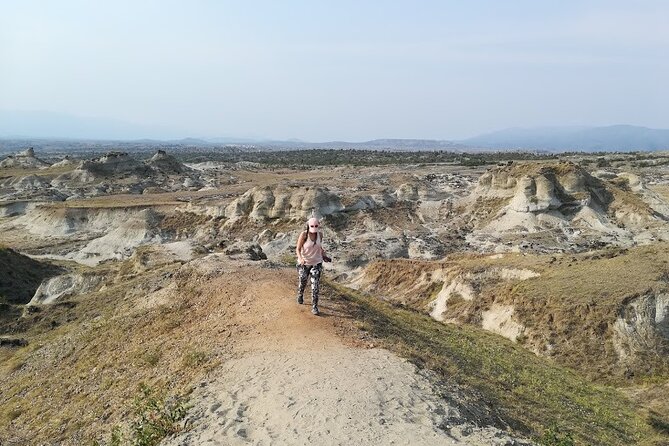 Tatacoa Desert Day Trip live, discover and connect - Lunch in Villavieja and the 7 to 9 pm Stargazing Payoff