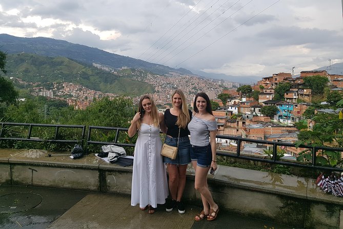 The Best Comuna 13 Graffiti Tour, Plaza Botero and Cable cars - Plaza Botero: the open-air sculpture gallery you can actually finish in 40 minutes