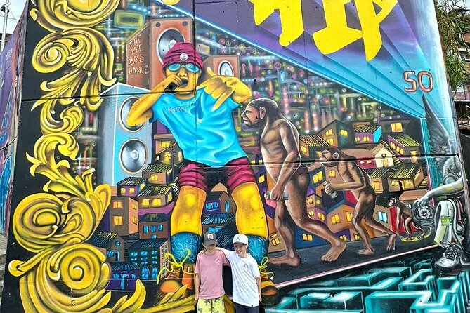 The Comunas 13 & 3 Tour-The Most Immersive Experience in Medellin - Comuna 13 start: graffiti first, then meaning, then the day’s pace