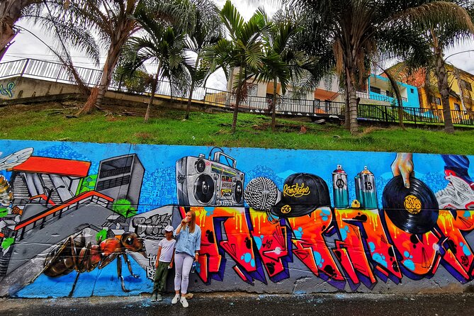 The Comunas 13 & 3 Tour-The Most Immersive Experience in Medellin - Escaleras Electricas: Medellín’s outdoor escalators and why locals still matter