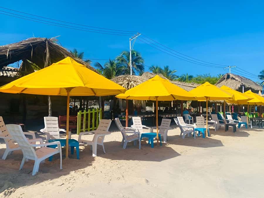 Tierra bomba: Typical beachday to Punta Arena! - A quick speedboat beach day that actually feels local