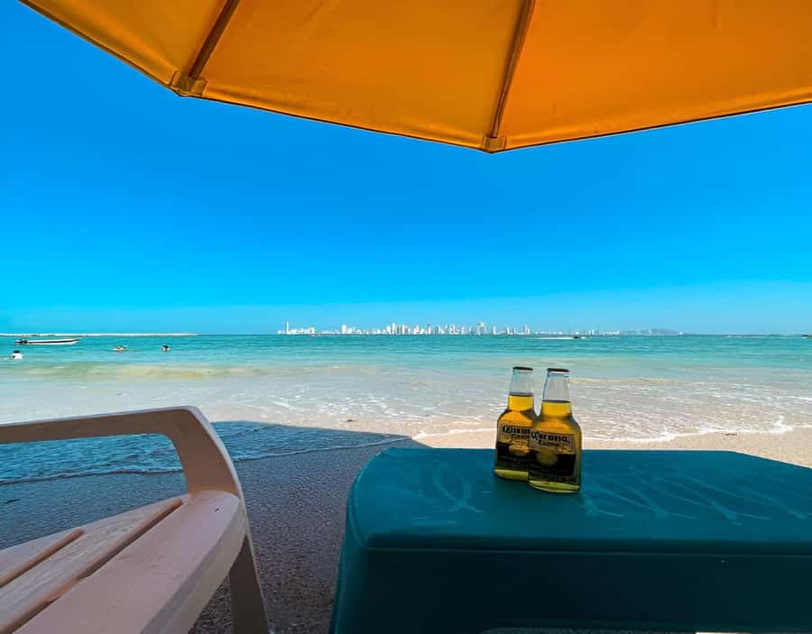 Tierra bomba: Typical beachday to Punta Arena! - Meeting point in Bocagrande: how to avoid the first-day stress