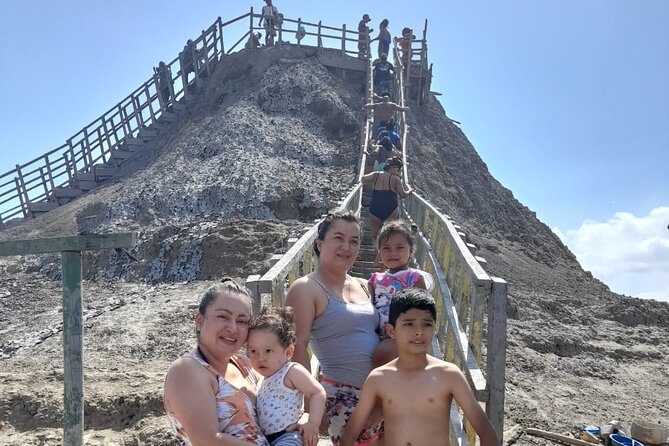 Totumo volcano and pink sea - Tips, photos, and the people around the lagoon: how to handle it without stress