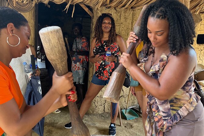 Tour a san Basilio de Palenque desde cartagena - Artisan process in Palenque: sweets and the ñeque drink