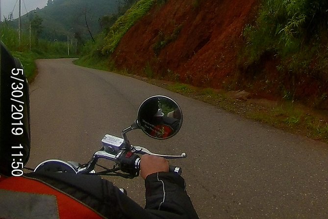 Tour Cali on a high-capacity cruiser motorcycle - Cristo Rey & Yanaconas - Stop 1: Mirador Cristo Rey, the 26-Meter Monument Over Cali