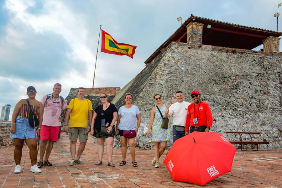 Tour Compartido al Castillo San Felipe de Barajas Cartagena - Plaza de la Trinidad, where the rebellion story starts