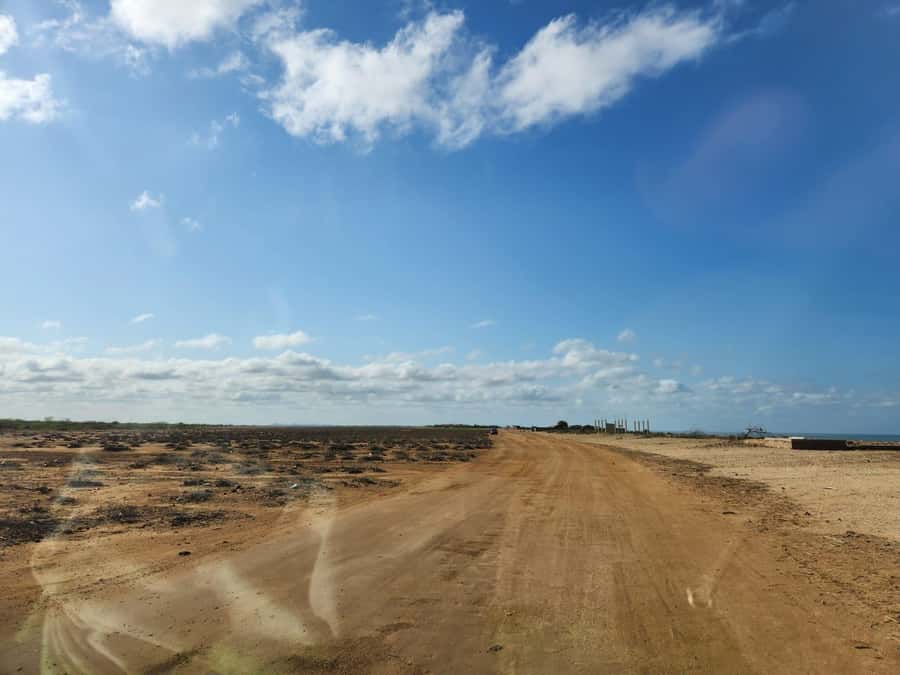 TOUR DE 2 DIAS AL CABO DE LA VELA, LA GUAJIRA - Manaure salt flats the next day: a big change of scenery