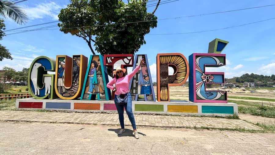 Tour Guatapé con visita a Granja de las Llamas y las Alpacas - What you’re paying for: value at about $50 per person