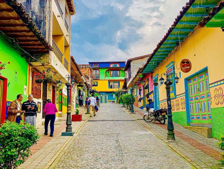 Tour Guatapé - Piedra del Peñol with departure from Medellín - Key takeaways before you go