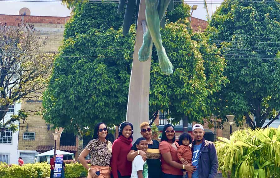 Tour Guatapé - Piedra del Peñol with departure from Medellín - Price and value: why $40 per person can work for a full day