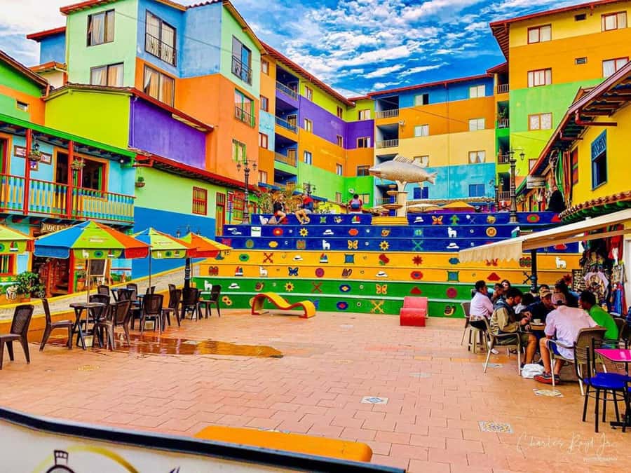 Tour Guatapé - Piedra del Peñol with departure from Medellín - Marinilla animal farm, where the day feels personal fast