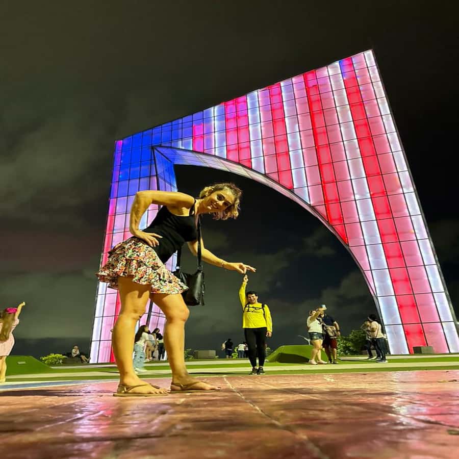 Tour in bike in Barranquilla - Stop 1 to 3: sports legends and Barranquilla’s cultural icons