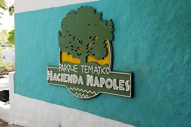 Tour Napole - Parque Tematico Hacienda Napoles and the Salvaje package experience