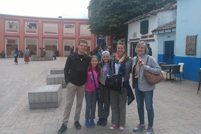 Tour Nocturno de Tejo y Salsa en Bogotá - Food and coffee, plus a very specific croquette snack