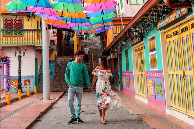 Tour to Guatapé From Medellin by Private Transportation - Guatapé Town: 4 Hours to Eat, Walk, and Enjoy the Lake Tempo