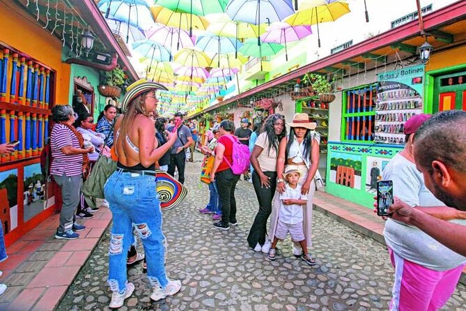 Tour to Guatapé From Medellin by Private Transportation - The Driver and English Support That Can Make or Break the Day