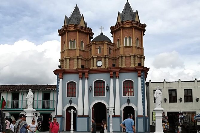 Tour to Guatapé + Rumbero Boat + Access to the Stone - Peñol Stone (Piedra del Peñol): what’s included and what isn’t