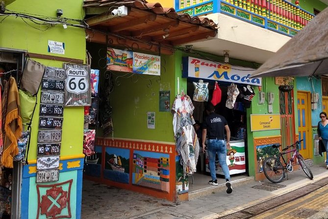 Tour to Guatapé + Rumbero Boat + Access to the Stone - Guatapé town time: guided wandering beats a rushed stop