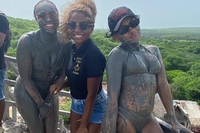 Tour to the Mud Volcano in Cartagena with Lunch - Stop 1: Volcán de Lodo El Totumo mud therapy, floating time, and the extra-service reality