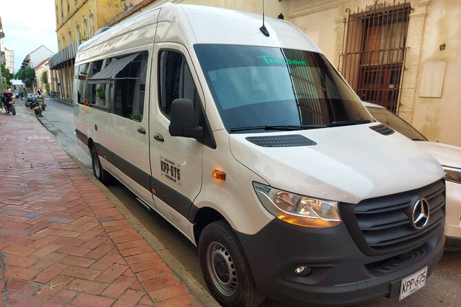Transfers from the Airport to Hotels in Cartagena - WhatsApp coordination that starts before you land
