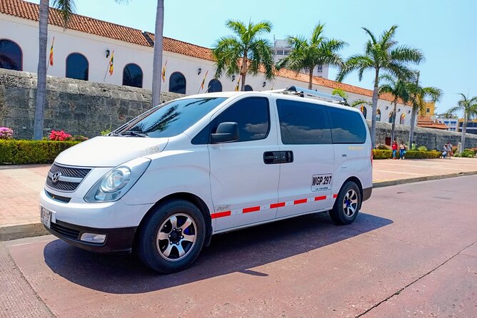 Transfers from the Airport to Hotels in Cartagena - Who should book this transfer, and who should rethink it