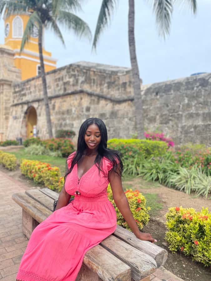 Trendy Cartagena photo/ Video Tour - Getsemaní photo coaching: angles, poses, and quick video moments