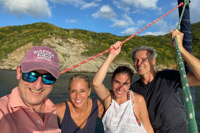 Trip (half day) in a Private Sailing Boat in the Tayrona Park - Getting to Carulla Bellavista for the 2:00 pm departure