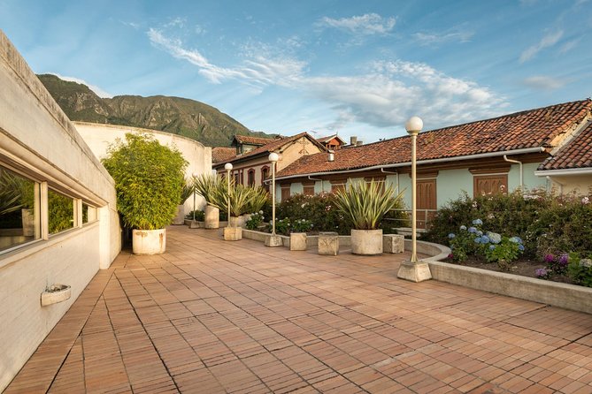 VIP Layover Bogota City Tour: Monserrate, Candelaria, Coffee, 6hr - Museo del Oro and the craft stop: early culture without slowdowns