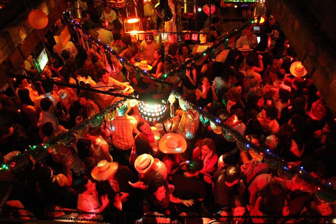 VIP Private Transfer to Andres Carne de Res from Bogota - The 32 km ride to Andrés Carne de Res Chía and timing strategy