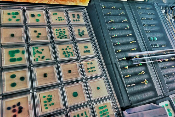 Visit Certified Colombian Emerald Jewelry in Medellin - English support and friendly staff: the kind of guidance that helps