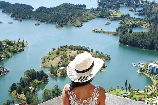 Visit Guatapé, El Peñol, El Retiro & Tekendamita Waterfall - Alto del Chocho: The Roadside Pan de Queso Stop That Sets the Tone