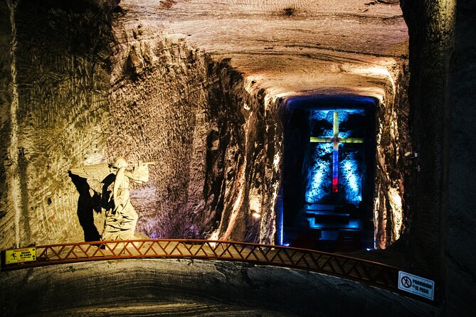 Visit to Zipaquirá & Guatavita Private Tour from Bogotá (9 Hrs.) - Duration and stamina: plan for a full 9 to 10 hours
