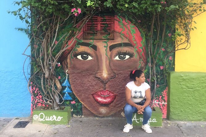 Walking Tour Cartagena Old City with Gold Museum and Plaza de Bolivar - Plaza de Bolivar and the Names That Reveal Power Shifts