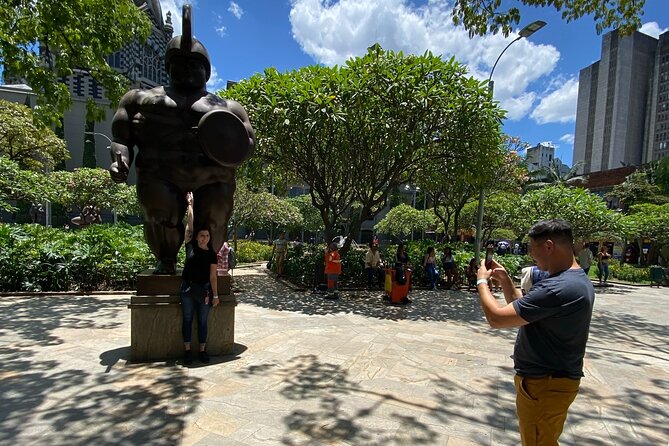 Walking tour downtown Medellín - Getting Your Bearings at Centro Administrativo La Alpujarra
